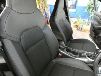 NISSAN JUKE 1.6 N-Connecta SUV 5dr Petrol Hybrid Auto Euro 6 (143 ps)