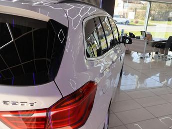 BMW 2 Series GRAN TOURER 2.0 220d Luxury MPV 5dr Diesel Auto xDrive Euro 6 (s/s) (190 ps)