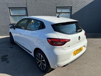 RENAULT CLIO 1.0 TCe Iconic Hatchback 5dr Petrol Manual Euro 6 (s/s) (90 ps)