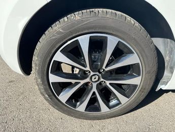 RENAULT CLIO 1.0 TCe Iconic Hatchback 5dr Petrol Manual Euro 6 (s/s) (90 ps)