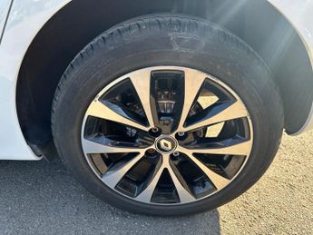 RENAULT CLIO 1.0 TCe Iconic Hatchback 5dr Petrol Manual Euro 6 (s/s) (90 ps)