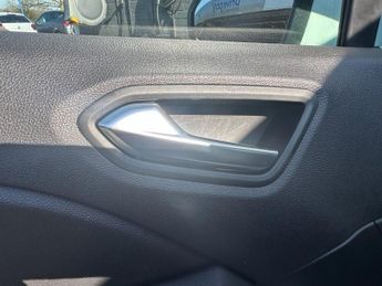 RENAULT CLIO 1.0 TCe Iconic Hatchback 5dr Petrol Manual Euro 6 (s/s) (90 ps)