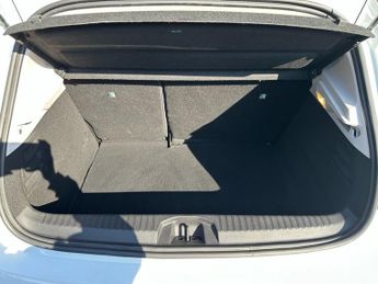 RENAULT CLIO 1.0 TCe Iconic Hatchback 5dr Petrol Manual Euro 6 (s/s) (90 ps)