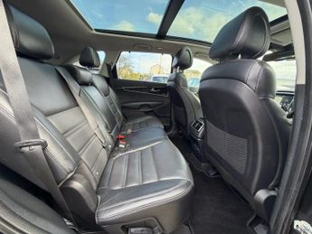 KIA SORENTO 2.2 CRDi KX-4 SUV 5dr Diesel Auto AWD Euro 6 (197 bhp)