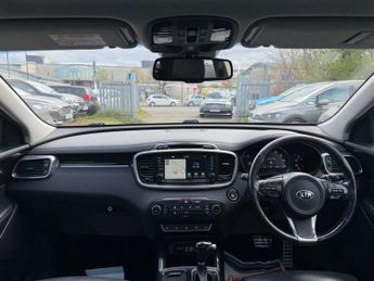 KIA SORENTO 2.2 CRDi KX-4 SUV 5dr Diesel Auto AWD Euro 6 (197 bhp)
