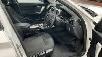 BMW 1 SERIES 1.5 118i SE Business Hatchback 5dr Petrol Auto Euro 6 (s/s) (136