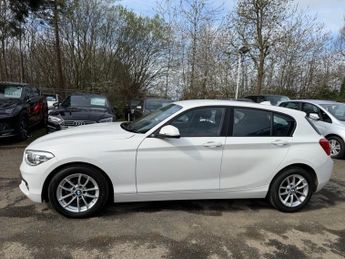 BMW 1 SERIES 1.5 118i SE Business Hatchback 5dr Petrol Auto Euro 6 (s/s) (136