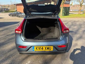 VOLVO V40 1.6 D2 SE Lux Nav Hatchback 5dr Diesel Manual Euro 5 (s/s) (115 