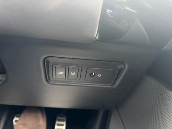 LAND ROVER RANGE ROVER SPORT 3.0 SD V6 Autobiography Dynamic SUV 5dr Diesel Auto 4WD Euro 6 (