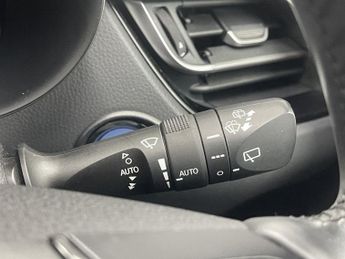 TOYOTA C-HR 1.8 VVT-h Design SUV 5dr Petrol Hybrid CVT Euro 6 (s/s) (122 ps)