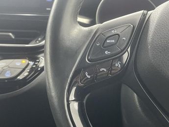 TOYOTA C-HR 1.8 VVT-h Design SUV 5dr Petrol Hybrid CVT Euro 6 (s/s) (122 ps)