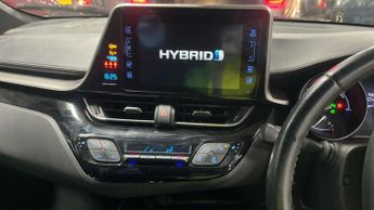 TOYOTA C-HR 1.8 VVT-h Design SUV 5dr Petrol Hybrid CVT Euro 6 (s/s) (122 ps)
