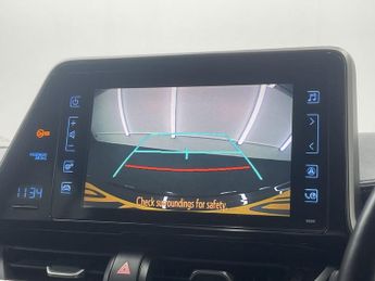 TOYOTA C-HR 1.8 VVT-h Design SUV 5dr Petrol Hybrid CVT Euro 6 (s/s) (122 ps)