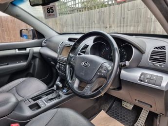 KIA SORENTO 2.2 CRDi KX-4 SUV 5dr Diesel Auto AWD Euro 5 (194 bhp)