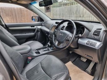 KIA SORENTO 2.2 CRDi KX-4 SUV 5dr Diesel Auto AWD Euro 5 (194 bhp)