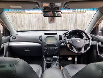 KIA SORENTO 2.2 CRDi KX-4 SUV 5dr Diesel Auto AWD Euro 5 (194 bhp)