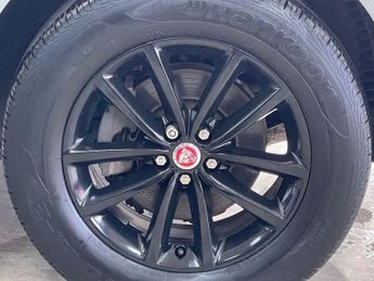 JAGUAR F-PACE 2.0 D165 Prestige SUV 5dr Diesel Manual Euro 6 (s/s) (163 ps)