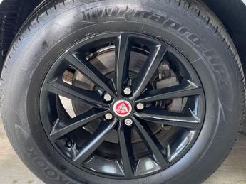JAGUAR F-PACE 2.0 D165 Prestige SUV 5dr Diesel Manual Euro 6 (s/s) (163 ps)