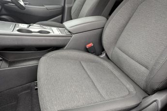 HYUNDAI KONA 64kWh Premium SUV 5dr Electric Auto (7kW Charger) (204 ps)