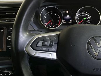 VOLKSWAGEN TIGUAN 1.5 TSI Life SUV 5dr Petrol DSG Euro 6 (s/s) (150 ps)
