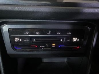 VOLKSWAGEN TIGUAN 1.5 TSI Life SUV 5dr Petrol DSG Euro 6 (s/s) (150 ps)