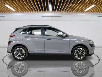 HYUNDAI KONA 39kWh SE Connect SUV 5dr Electric Auto (10.5kW Charger) (136 ps)