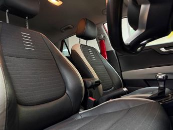 KIA STONIC 1.0 T-GDi 3 SUV 5dr Petrol DCT Euro 6 (s/s) (118 bhp)