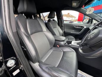 TOYOTA RAV4 2.5 VVT-h Black Edition CVT Euro 6 (s/s) 5dr