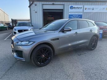 Jaguar F-Pace 2.0 D180 Chequered Flag SUV 5dr Diesel Auto AWD Euro 6 (s/s) (18