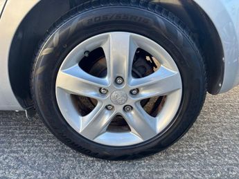 KIA CEED 1.6 2 Hatchback 5dr Petrol Auto Euro 5 (124 bhp)