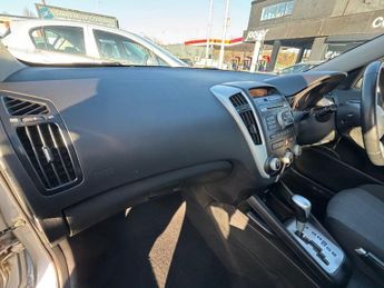 KIA CEED 1.6 2 Hatchback 5dr Petrol Auto Euro 5 (124 bhp)