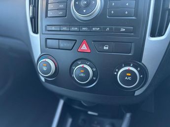 KIA CEED 1.6 2 Hatchback 5dr Petrol Auto Euro 5 (124 bhp)