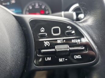 MERCEDES-BENZ C-CLASS 2.0 C220d SE Saloon 4dr Diesel G-Tronic+ Euro 6 (s/s) (194 ps)