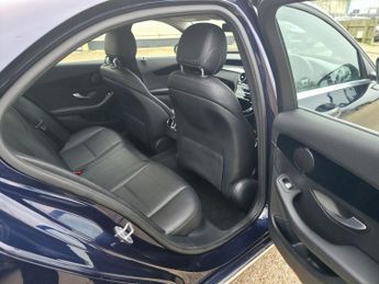 MERCEDES-BENZ C-CLASS 2.0 C220d SE Saloon 4dr Diesel G-Tronic+ Euro 6 (s/s) (194 ps)