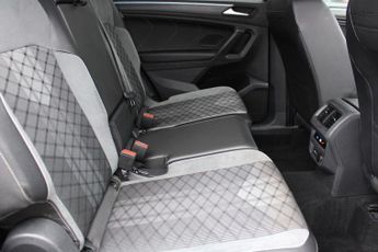 VOLKSWAGEN TIGUAN ALLSPACE 1.5 TSI R-Line SUV 5dr Petrol DSG Euro 6 (s/s) (150 ps)