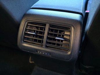 VOLKSWAGEN GOLF 1.6 TDI BlueMotion Tech S Hatchback 5dr Diesel Manual Euro 5 (s/