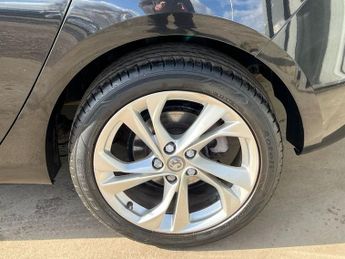 VAUXHALL ASTRA 1.6 CDTi BlueInjection SRi Hatchback 5dr Diesel Auto Euro 6 (136