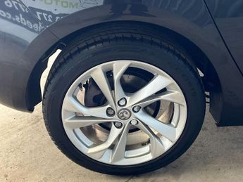 VAUXHALL ASTRA 1.6 CDTi BlueInjection SRi Hatchback 5dr Diesel Auto Euro 6 (136