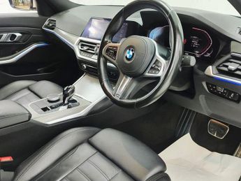 BMW 3 SERIES 2.0 320i M Sport Saloon 4dr Petrol Auto Euro 6 (s/s) (184 ps)