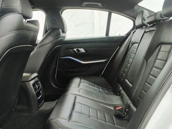 BMW 3 SERIES 2.0 320i M Sport Saloon 4dr Petrol Auto Euro 6 (s/s) (184 ps)