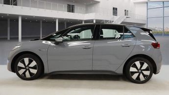 VOLKSWAGEN ID.3 Pro 58kWh Life Hatchback 5dr Electric Auto (145 ps)