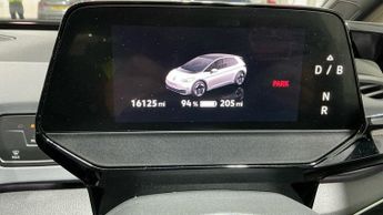 VOLKSWAGEN ID.3 Pro Performance 58kWh Life Hatchback 5dr Electric Auto (204 ps)