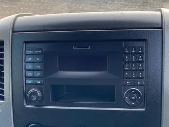VOLKSWAGEN CRAFTER 2.0 TDI BlueMotion Tech CR35 L3 H3 5dr