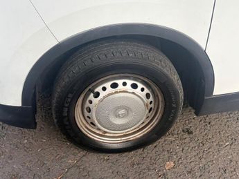 MAXUS EDELIVER 3 35kWh Panel Van 5dr Electric Auto FWD L1 (122 ps)