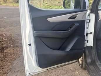 MAXUS EDELIVER 3 35kWh Panel Van 5dr Electric Auto FWD L1 (122 ps)