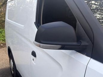 MAXUS EDELIVER 3 35kWh Panel Van 5dr Electric Auto FWD L1 (122 ps)