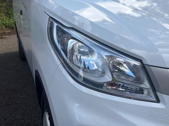 MAXUS EDELIVER 3 35kWh Panel Van 5dr Electric Auto FWD L1 (122 ps)