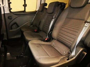 FORD TOURNEO CUSTOM 2.0 320 EcoBlue Titanium Minibus 5dr Diesel Auto L1 Euro 6 (s/s)
