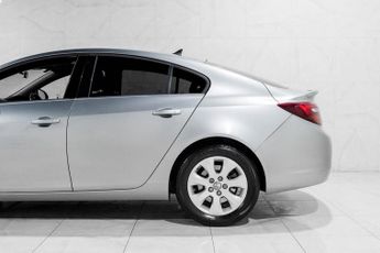 VAUXHALL INSIGNIA 2.0 CDTi SRi Nav Hatchback 5dr Diesel Auto Euro 5 (163 ps)