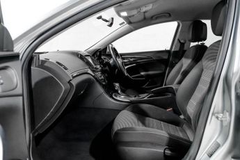 VAUXHALL INSIGNIA 2.0 CDTi SRi Nav Hatchback 5dr Diesel Auto Euro 5 (163 ps)